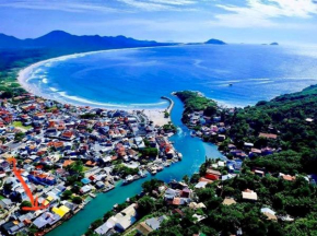 Maravilhosa casa a beira do canal da barra